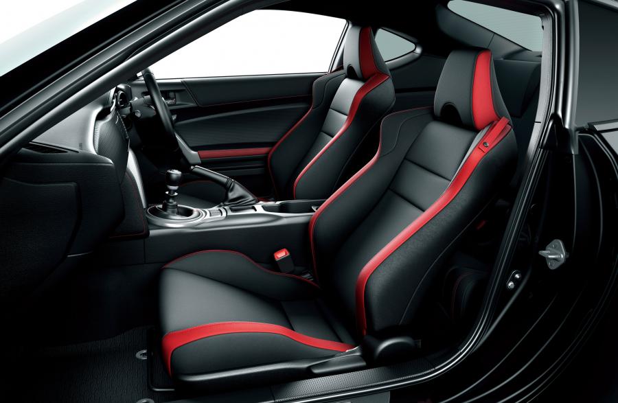 Интерьер Toyota GT 86 GT 2016 года  (JP) (фото 4 из 4)
